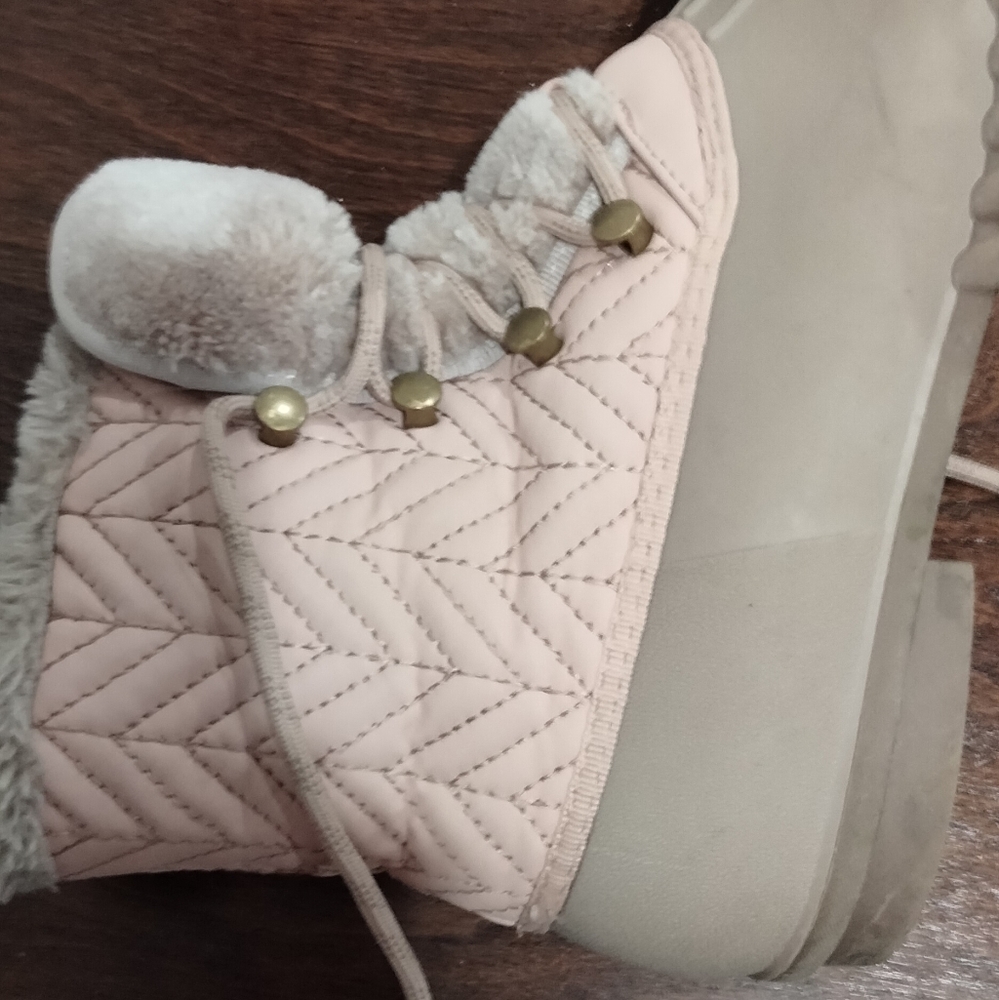 Pink snow boots